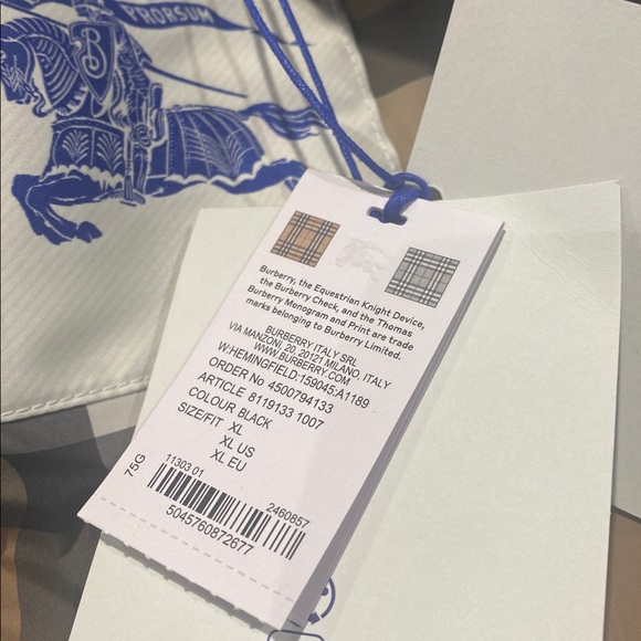 Burberry Black Quilted Hooded Puffer Jacket - Picture 13 of 13